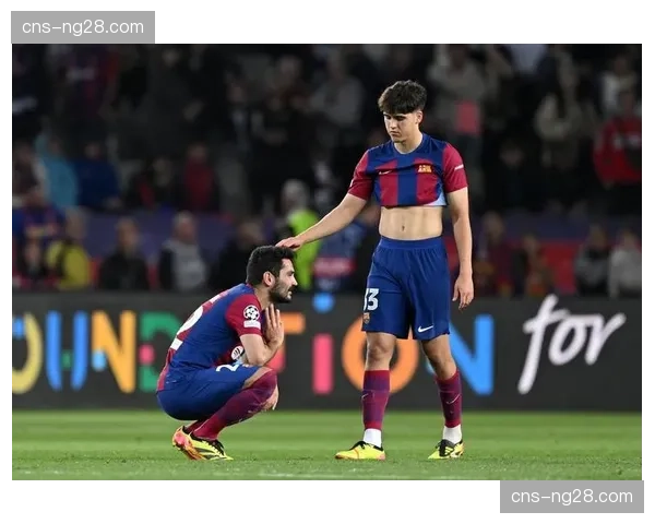 事件脉络：从0-2到3-2，巴萨是如何通过调整肋部进攻实现惊天逆转的