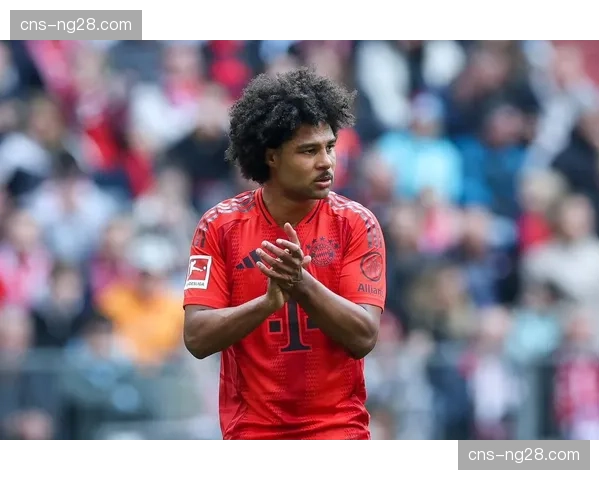 拜仁医疗组更新：格纳布里手术成功，预计九月复出